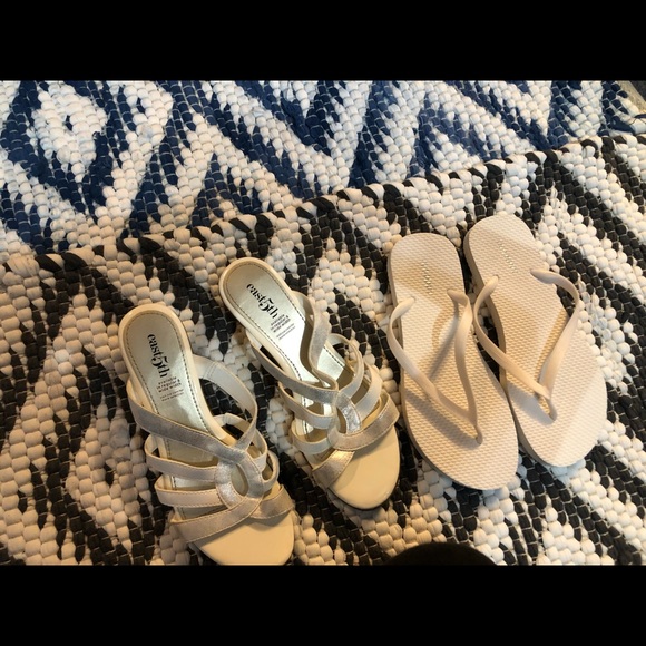 DRESSES AND SHOES - Picture 2 of 4